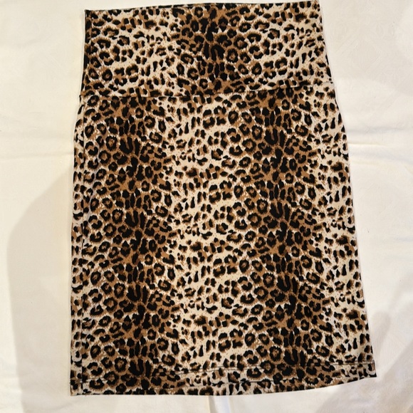 Cheetah patter skirt. Size Small. - Picture 2 of 3